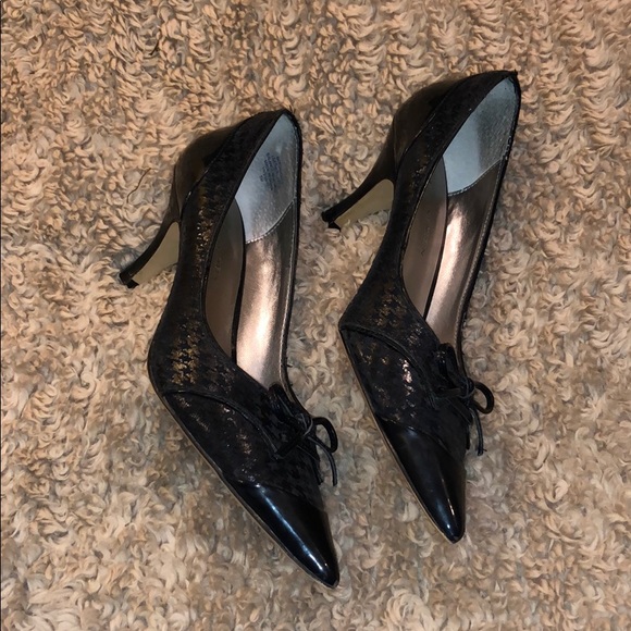 Anne Klein Shoes - Anne Klein Kitten heel dark blue pumps